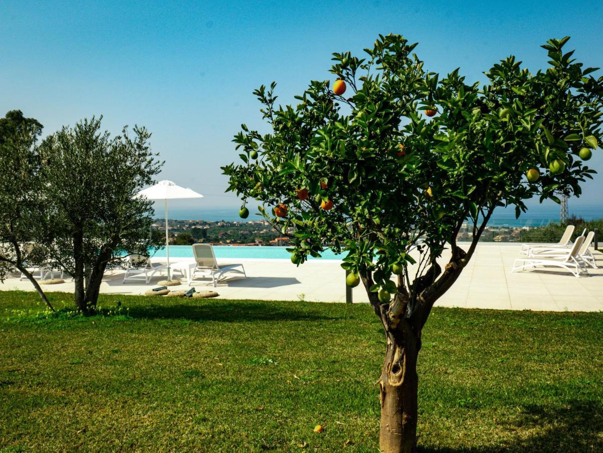 Resilienza Apartment Capo d'Orlando Bagian luar foto